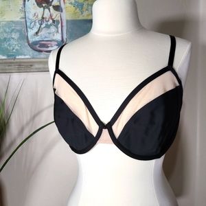 Like new Victoria's Secret bra 36DDD